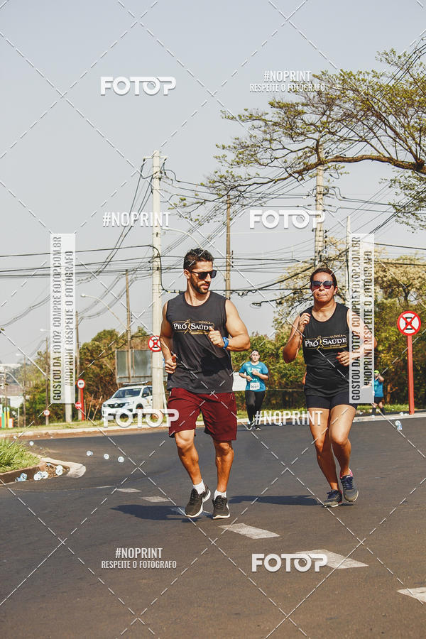 Achetez vos photos de l'vnement2 Corrida Shopping Jaragu sur Fotop
