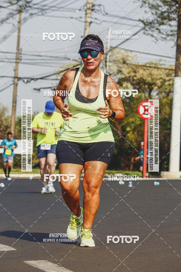Achetez vos photos de l'vnement2 Corrida Shopping Jaragu sur Fotop