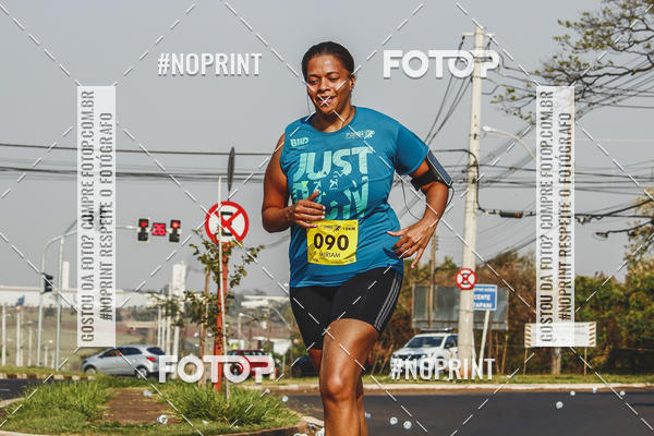 Achetez vos photos de l'vnement2 Corrida Shopping Jaragu sur Fotop