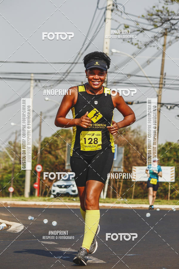 Achetez vos photos de l'vnement2 Corrida Shopping Jaragu sur Fotop