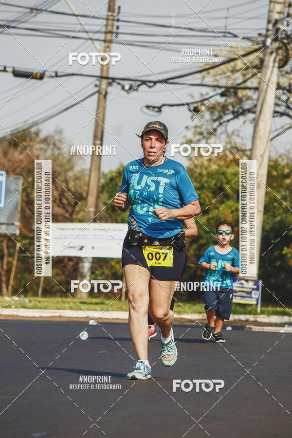 Achetez vos photos de l'vnement2 Corrida Shopping Jaragu sur Fotop