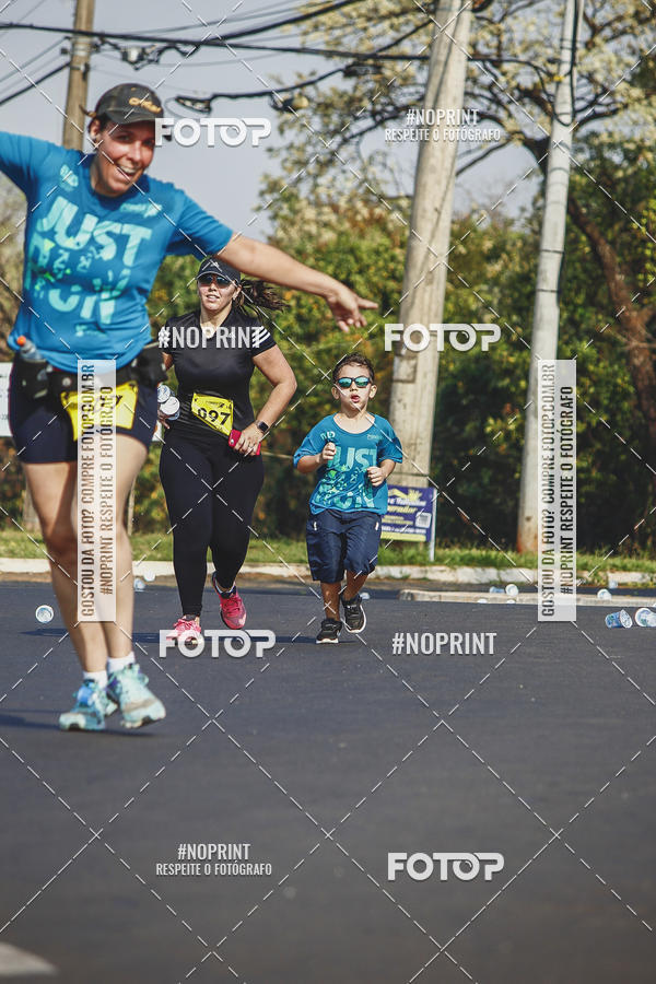 Achetez vos photos de l'vnement2 Corrida Shopping Jaragu sur Fotop