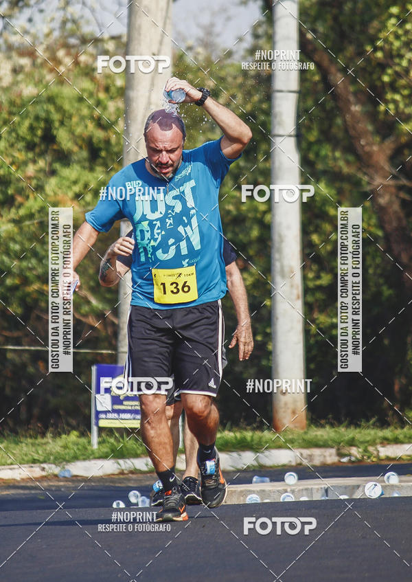 Achetez vos photos de l'vnement2 Corrida Shopping Jaragu sur Fotop