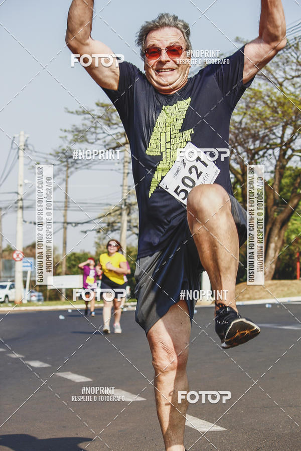 Achetez vos photos de l'vnement2 Corrida Shopping Jaragu sur Fotop