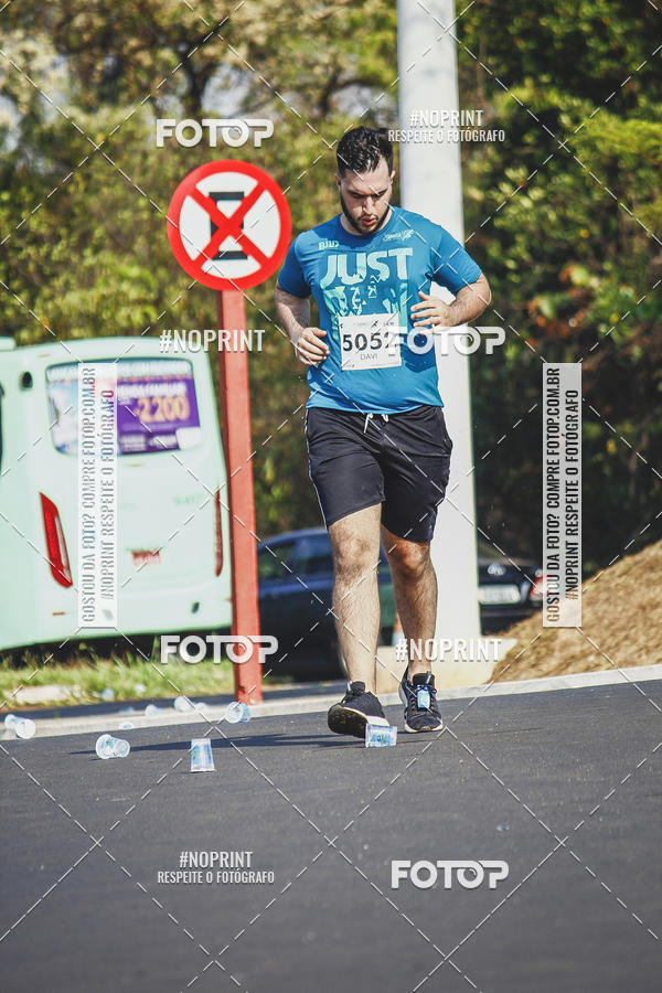 Achetez vos photos de l'vnement2 Corrida Shopping Jaragu sur Fotop