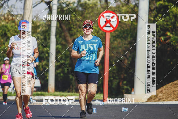 Achetez vos photos de l'vnement2 Corrida Shopping Jaragu sur Fotop