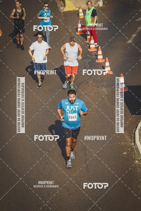 Achetez vos photos de l'vnement2 Corrida Shopping Jaragu sur Fotop