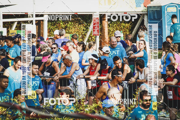 Achetez vos photos de l'vnement2 Corrida Shopping Jaragu sur Fotop