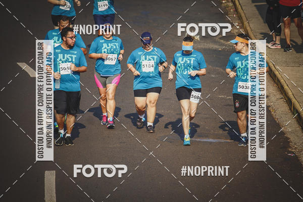 Achetez vos photos de l'vnement2 Corrida Shopping Jaragu sur Fotop
