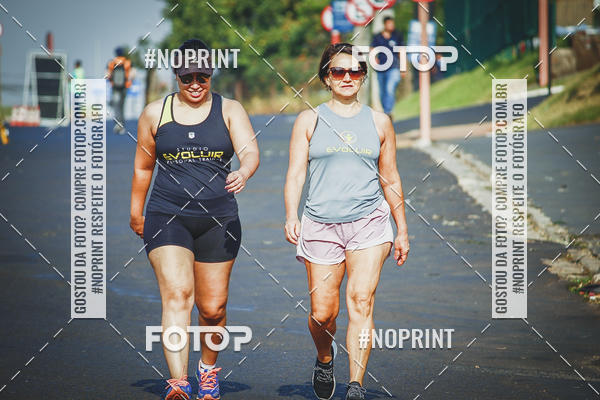 Achetez vos photos de l'vnement2 Corrida Shopping Jaragu sur Fotop