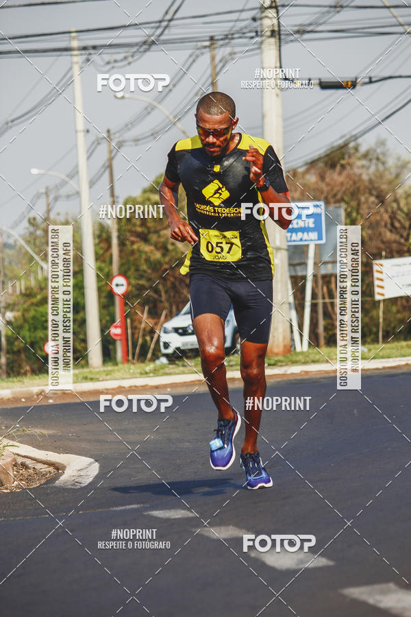 Achetez vos photos de l'vnement2 Corrida Shopping Jaragu sur Fotop