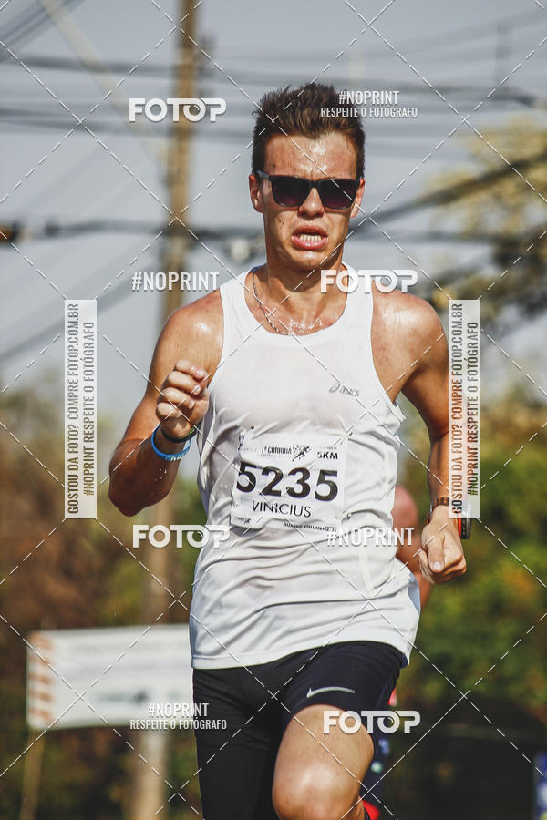Achetez vos photos de l'vnement2 Corrida Shopping Jaragu sur Fotop