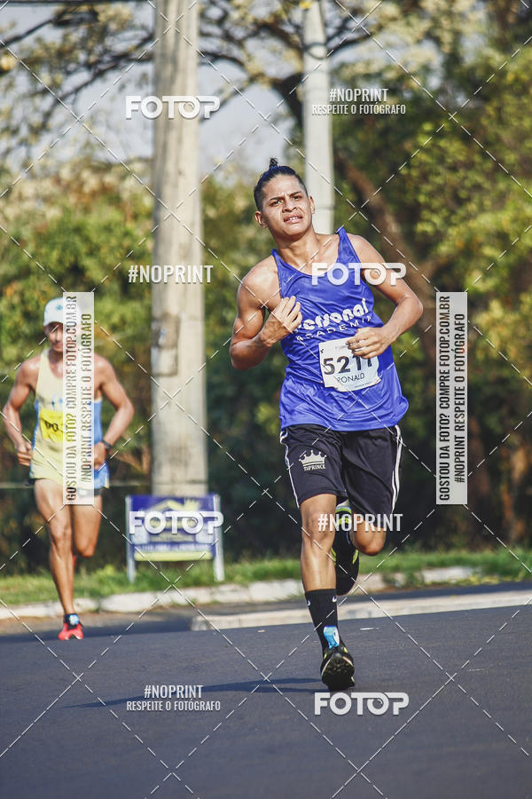 Achetez vos photos de l'vnement2 Corrida Shopping Jaragu sur Fotop