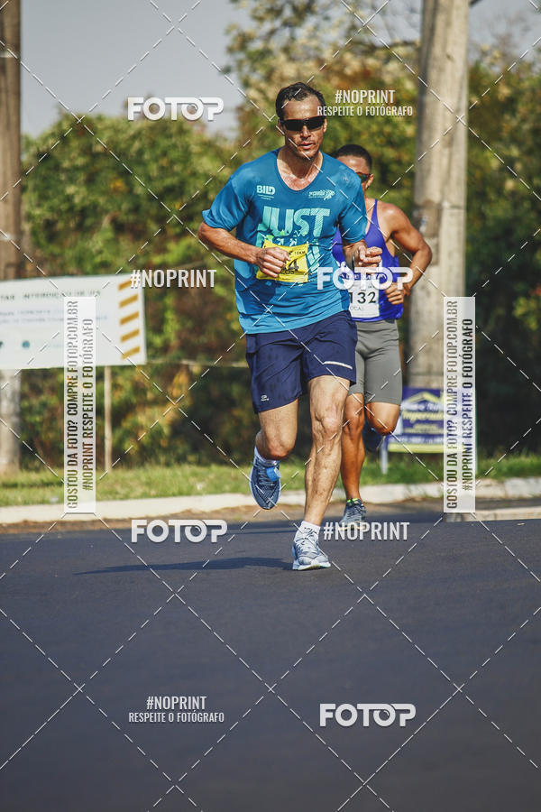 Achetez vos photos de l'vnement2 Corrida Shopping Jaragu sur Fotop