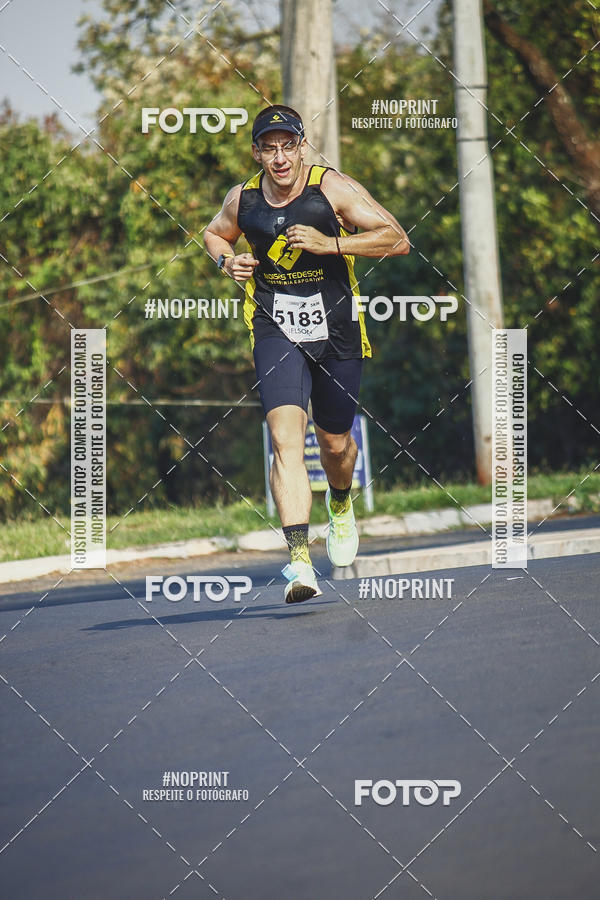 Achetez vos photos de l'vnement2 Corrida Shopping Jaragu sur Fotop