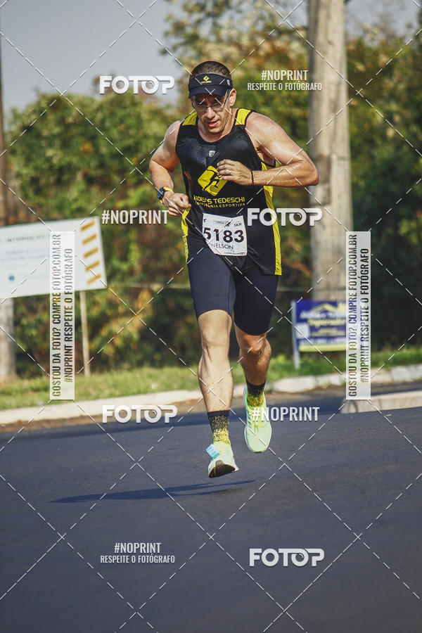 Achetez vos photos de l'vnement2 Corrida Shopping Jaragu sur Fotop