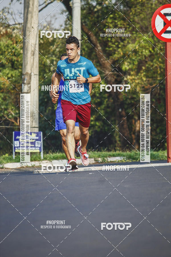 Achetez vos photos de l'vnement2 Corrida Shopping Jaragu sur Fotop