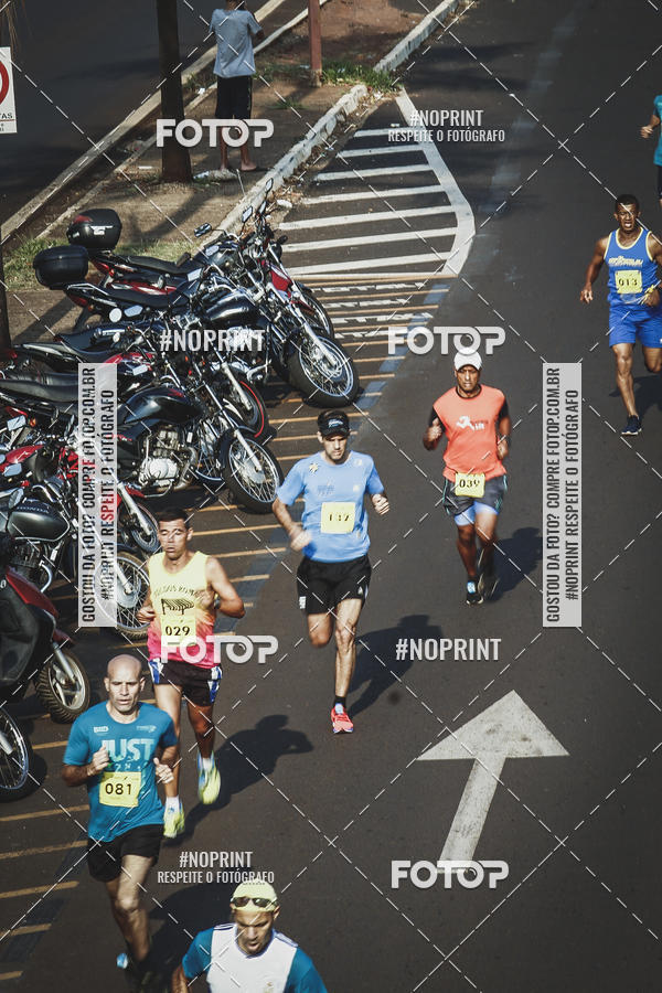 Achetez vos photos de l'vnement2 Corrida Shopping Jaragu sur Fotop