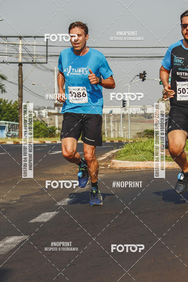 Achetez vos photos de l'vnement2 Corrida Shopping Jaragu sur Fotop