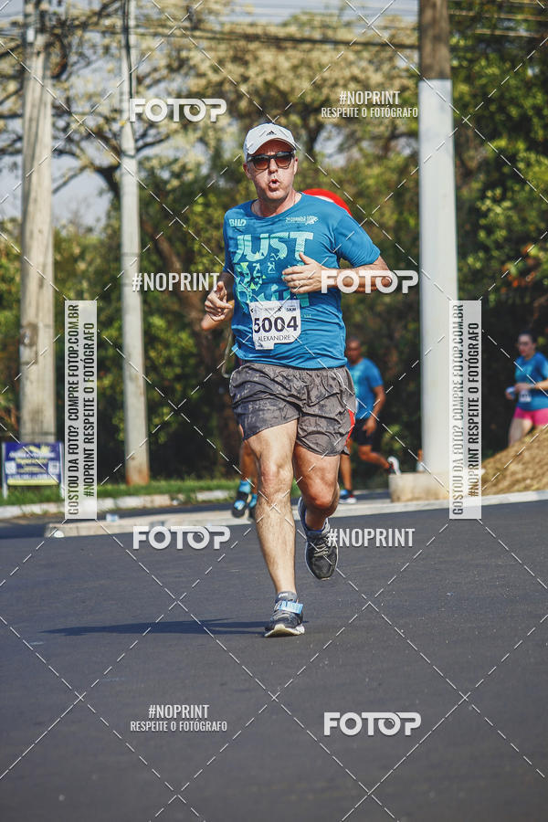 Achetez vos photos de l'vnement2 Corrida Shopping Jaragu sur Fotop