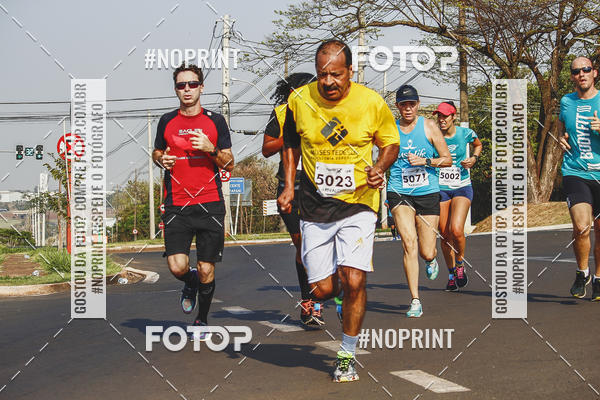 Achetez vos photos de l'vnement2 Corrida Shopping Jaragu sur Fotop