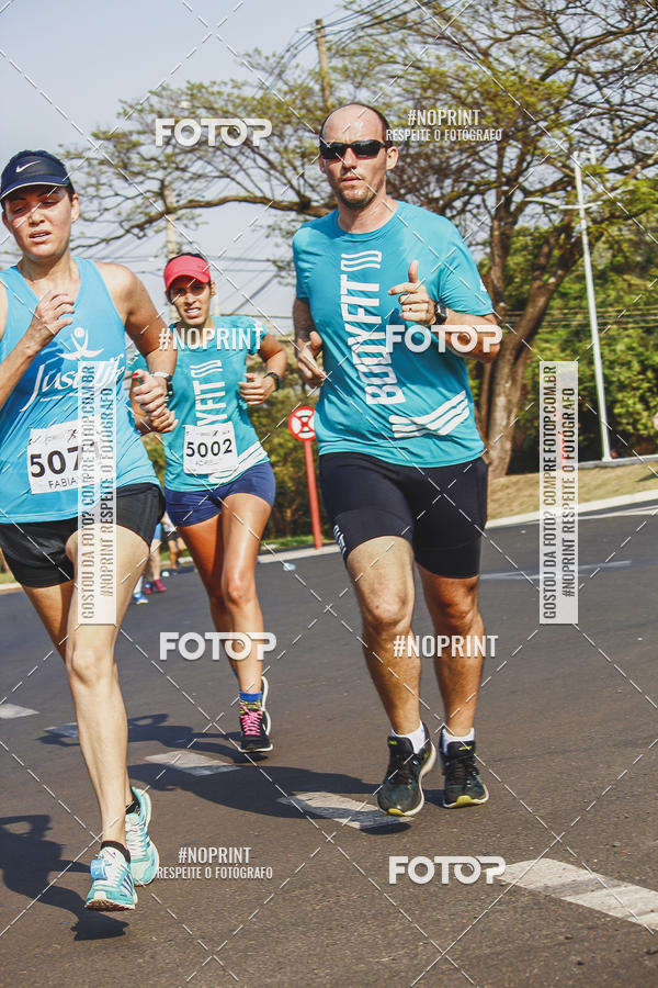 Achetez vos photos de l'vnement2 Corrida Shopping Jaragu sur Fotop