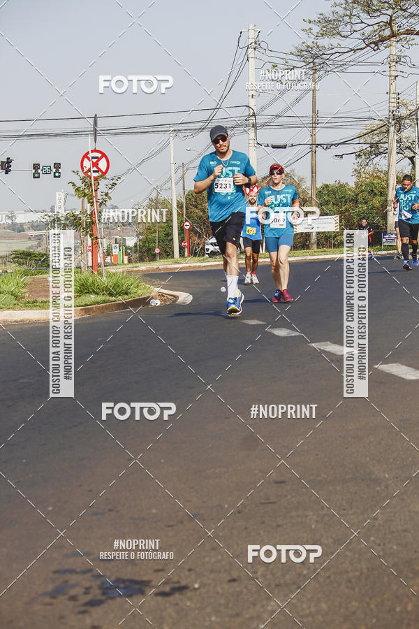 Achetez vos photos de l'vnement2 Corrida Shopping Jaragu sur Fotop