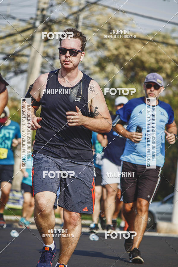 Achetez vos photos de l'vnement2 Corrida Shopping Jaragu sur Fotop