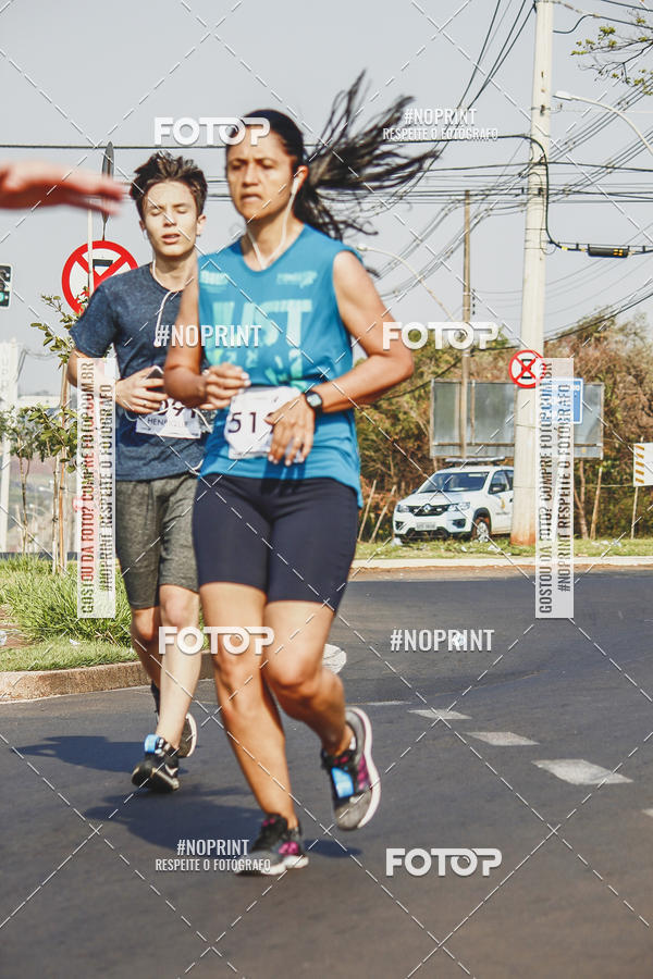 Achetez vos photos de l'vnement2 Corrida Shopping Jaragu sur Fotop