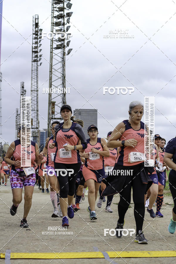 Buy your photos of the eventCorrida Mulher Maravilha - Summer Edition - SP on Fotop