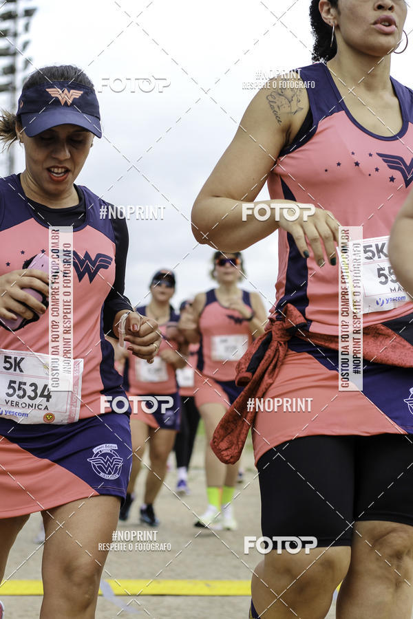 Buy your photos of the eventCorrida Mulher Maravilha - Summer Edition - SP on Fotop