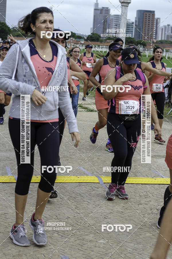 Buy your photos of the eventCorrida Mulher Maravilha - Summer Edition - SP on Fotop