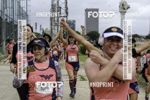Buy your photos of the eventCorrida Mulher Maravilha - Summer Edition - SP on Fotop