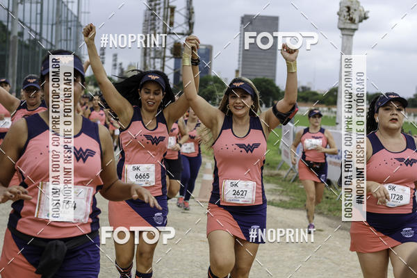 Buy your photos of the eventCorrida Mulher Maravilha - Summer Edition - SP on Fotop