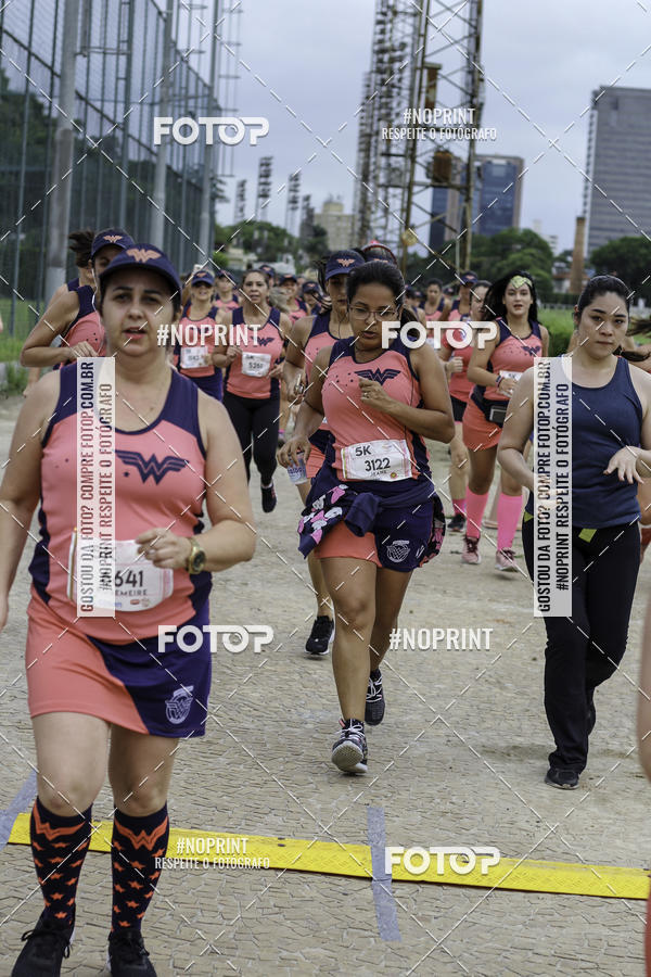 Buy your photos of the eventCorrida Mulher Maravilha - Summer Edition - SP on Fotop