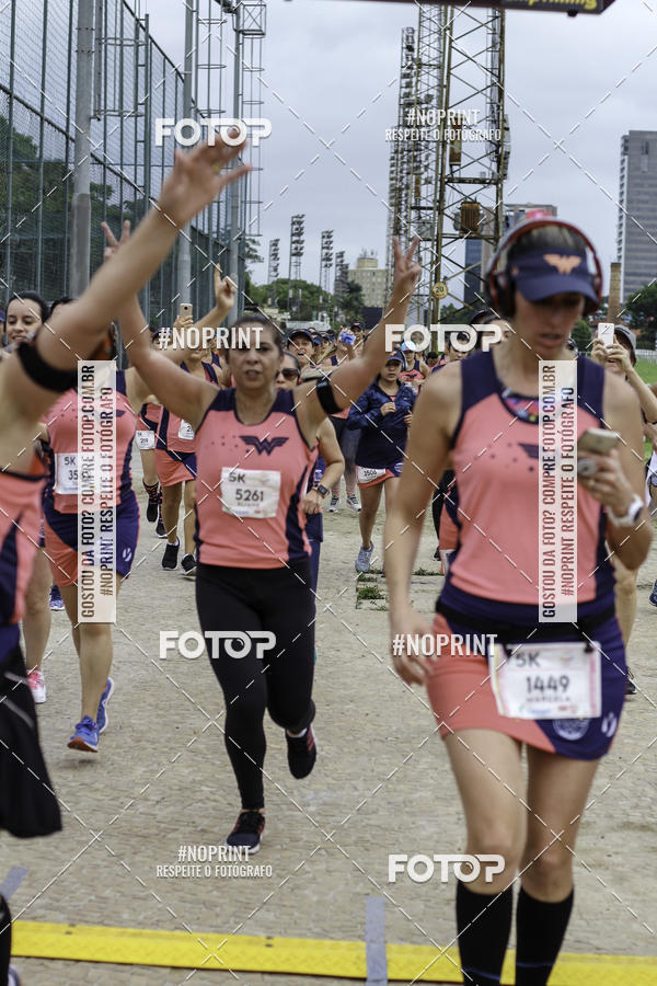 Buy your photos of the eventCorrida Mulher Maravilha - Summer Edition - SP on Fotop
