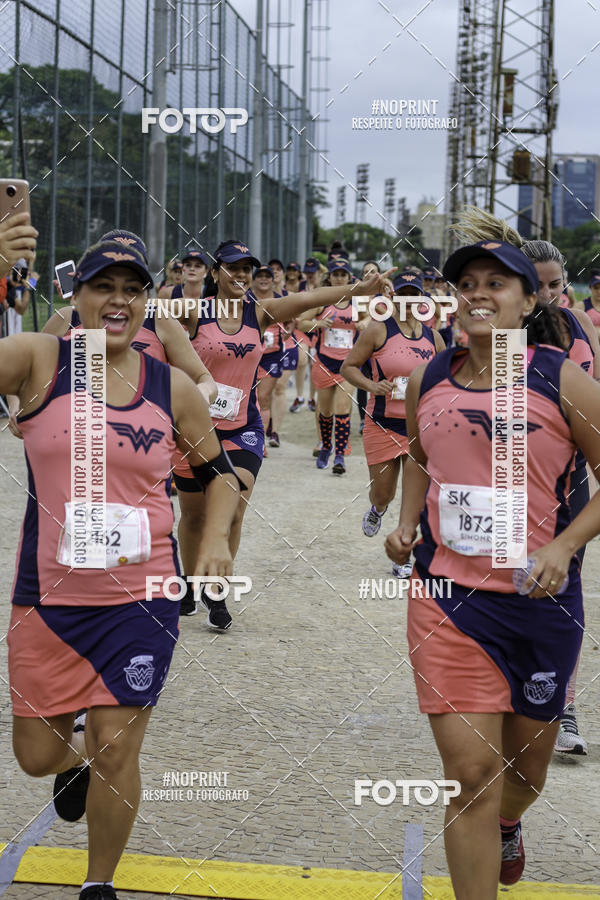 Buy your photos of the eventCorrida Mulher Maravilha - Summer Edition - SP on Fotop