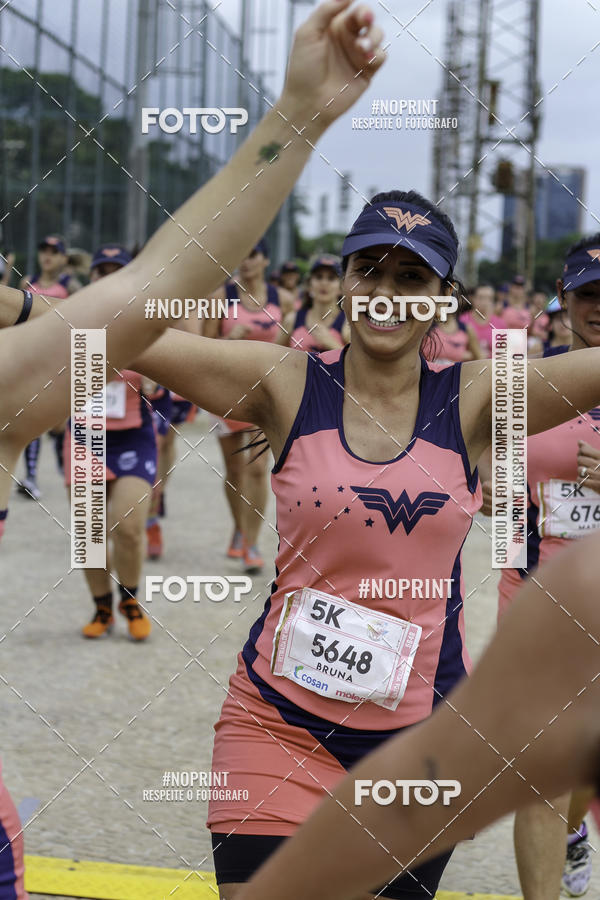 Buy your photos of the eventCorrida Mulher Maravilha - Summer Edition - SP on Fotop