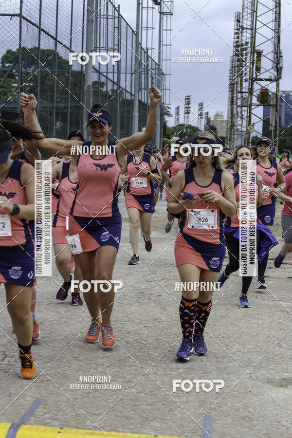 Buy your photos of the eventCorrida Mulher Maravilha - Summer Edition - SP on Fotop