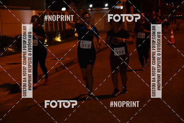 Buy your photos of the eventEclipse Night Run (Niter�i) on Fotop