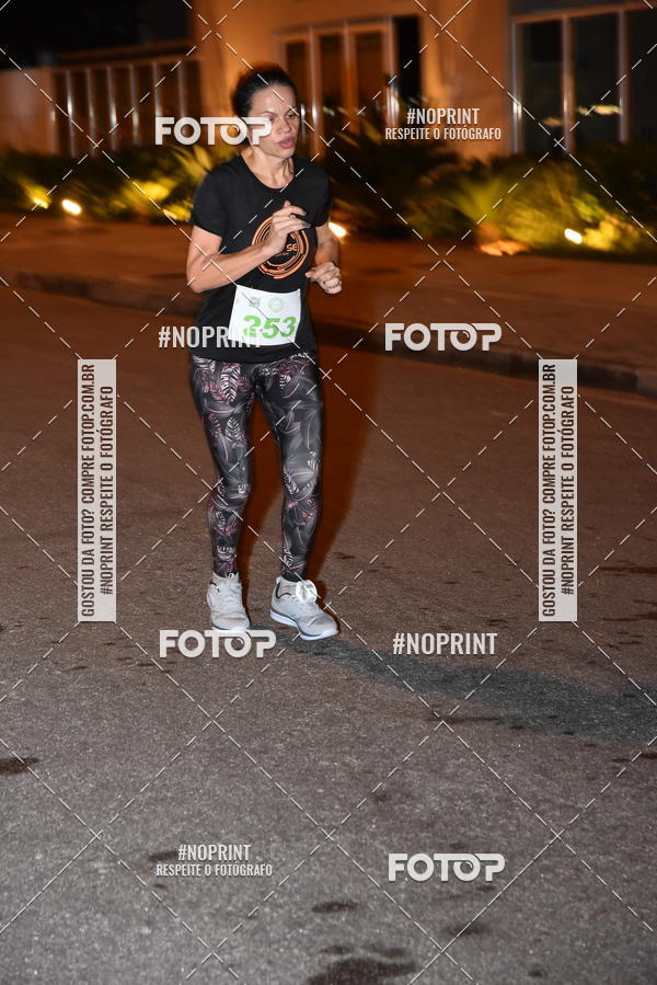 Buy your photos of the eventEclipse Night Run (Niteri) on Fotop