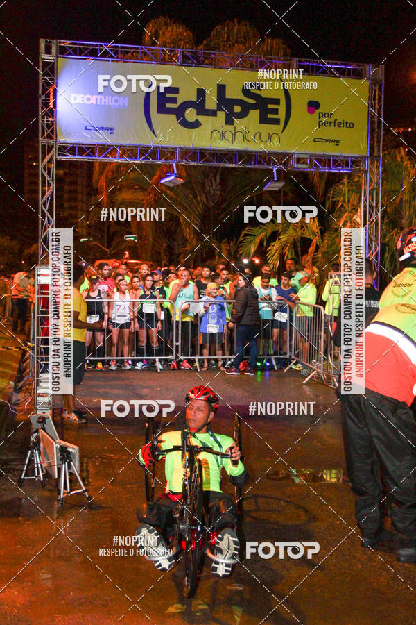 Buy your photos of the eventEclipse Night Run on Fotop