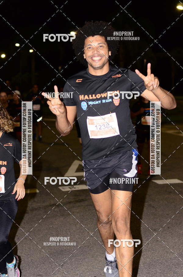 Buy your photos of the eventHalloween Run on Fotop