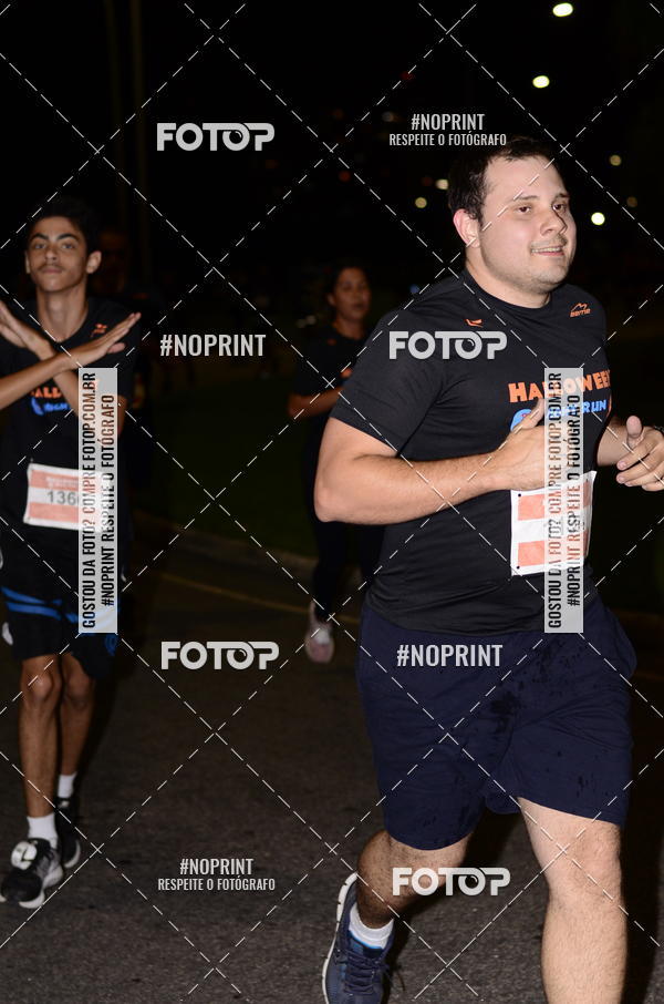 Buy your photos of the eventHalloween Run on Fotop