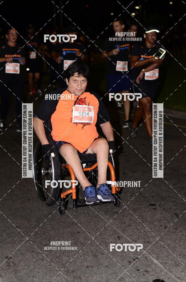 Buy your photos of the eventHalloween Run on Fotop