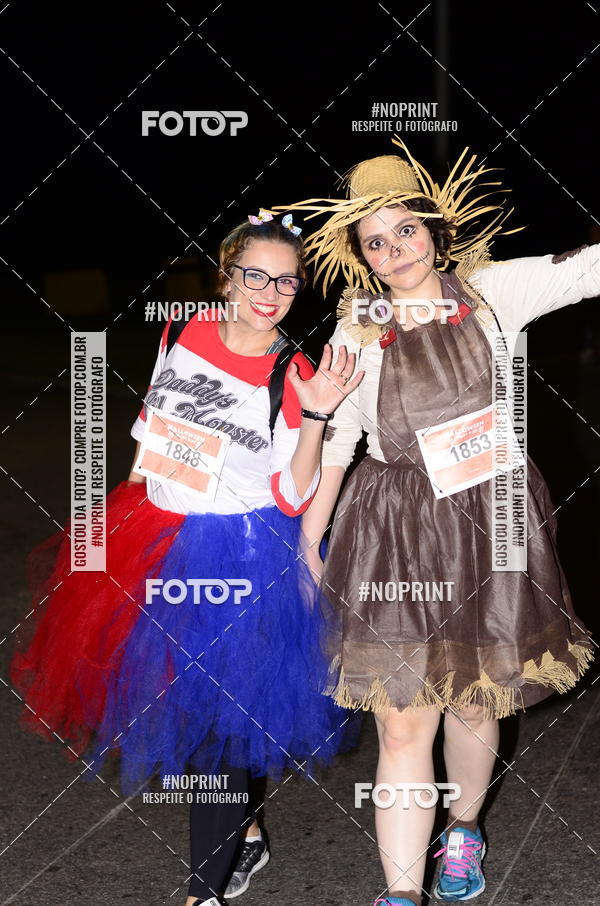 Buy your photos of the eventHalloween Run on Fotop