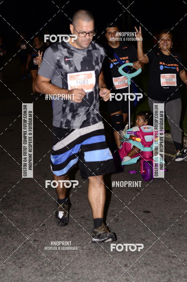 Buy your photos of the eventHalloween Run on Fotop