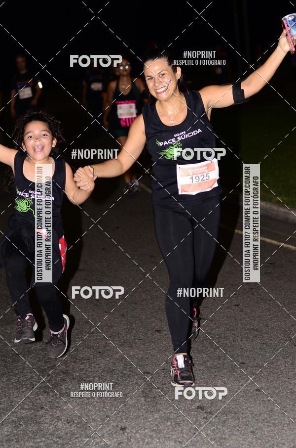 Buy your photos of the eventHalloween Run on Fotop