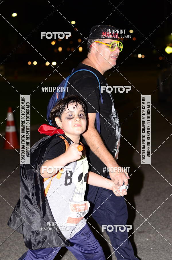 Buy your photos of the eventHalloween Run on Fotop