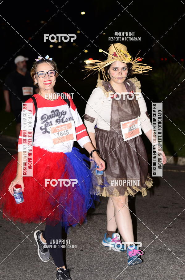 Buy your photos of the eventHalloween Run on Fotop